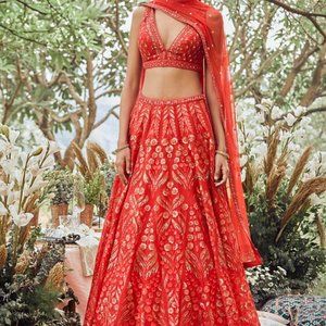 Anita Dongre idaya lengha set
